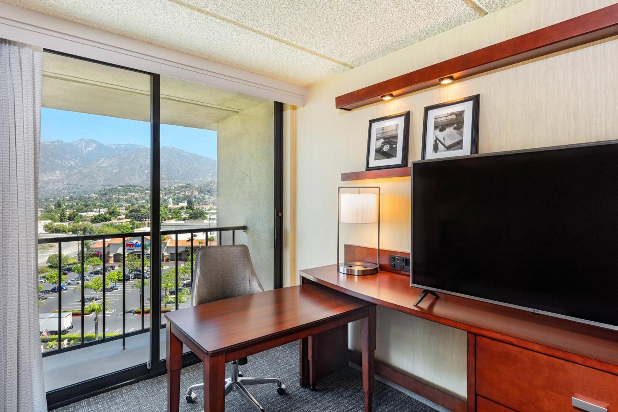 Courtyard By Marriott Los Angeles Pasadena/Монровія Екстер'єр фото