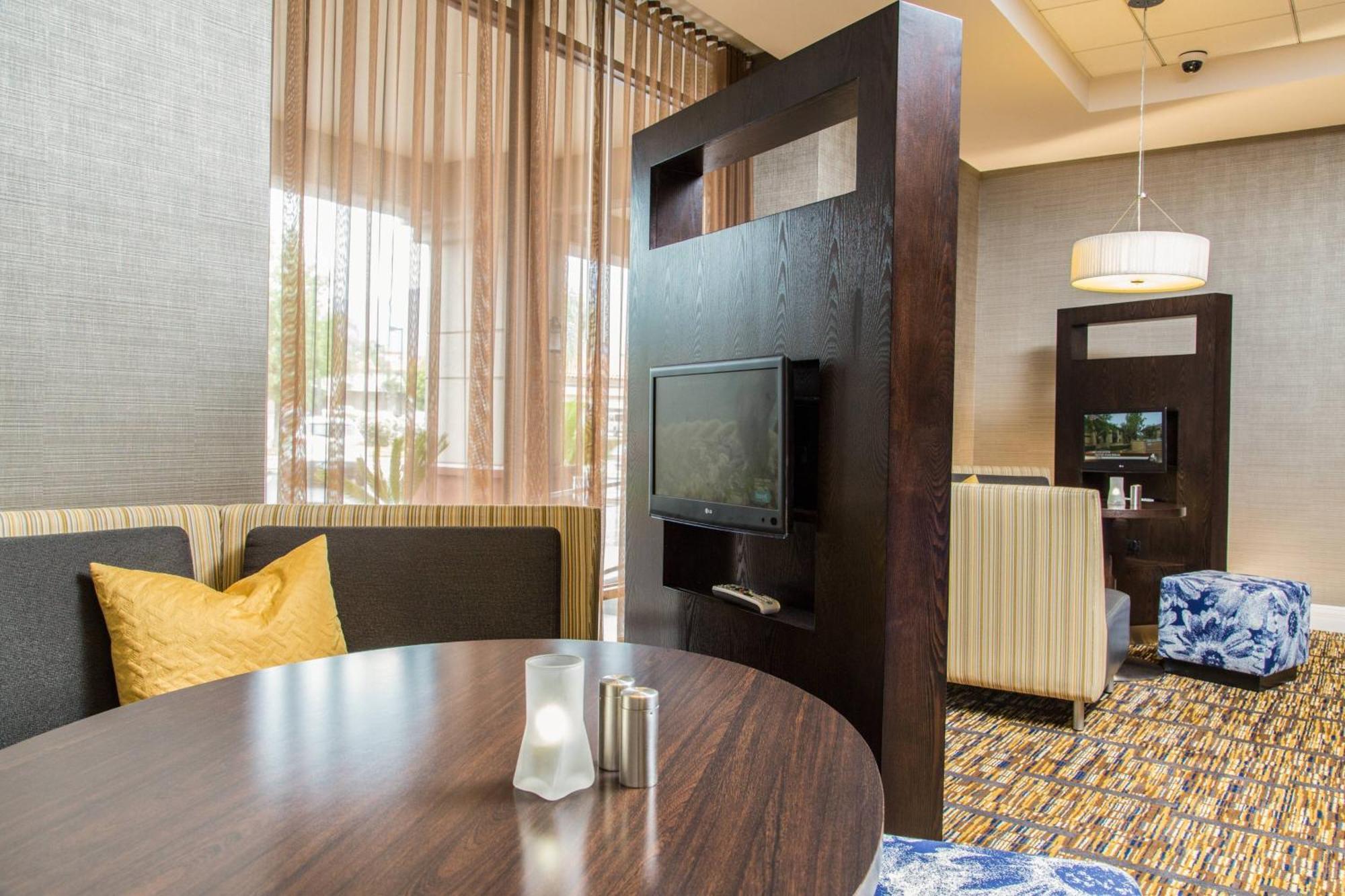 Courtyard By Marriott Los Angeles Pasadena/Монровія Екстер'єр фото
